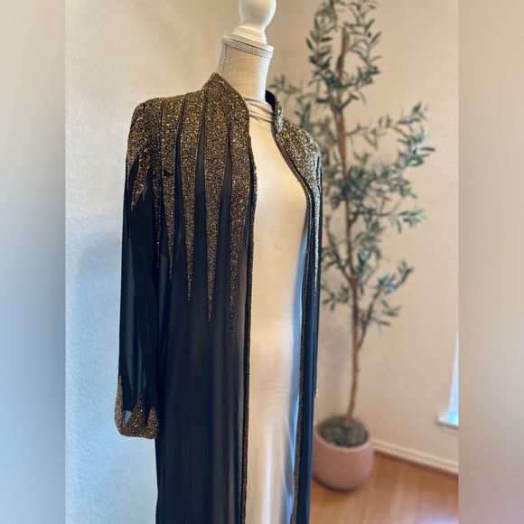 Heavily embellished and embroidered black open abaya one piece size large ✨ - Picture 16 of 16